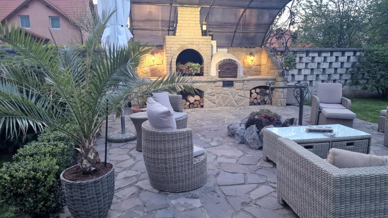Villa Westfalia Guest House Tîrgu Secuiesc Esterno foto
